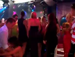 Accompagnatori soiree lusty spogliarsi vestiti prime sul palco
